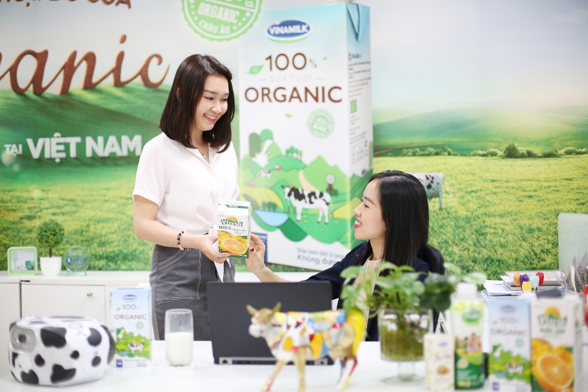 VINAMILK[-]VÀ[-]CHIẾN[-]LƯỢC[-]XÂY[-]DỰNG[-]ĐỘI[-]NGŨ[-]KẾ[-]THỪA[-]TÀI[-]NĂNG